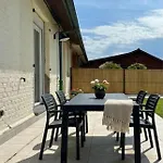 Vakantiehuis Maison Renovee -2 - Terrasse - Local Velo - Centre *