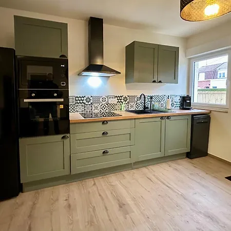 Holiday home Maison Renovee -2 - Terrasse - Local Velo - Centre