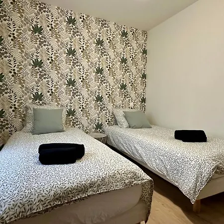 Maison Renovee -2 - Terrasse - Local Velo - Centre Holiday home Bailleul (Nord)