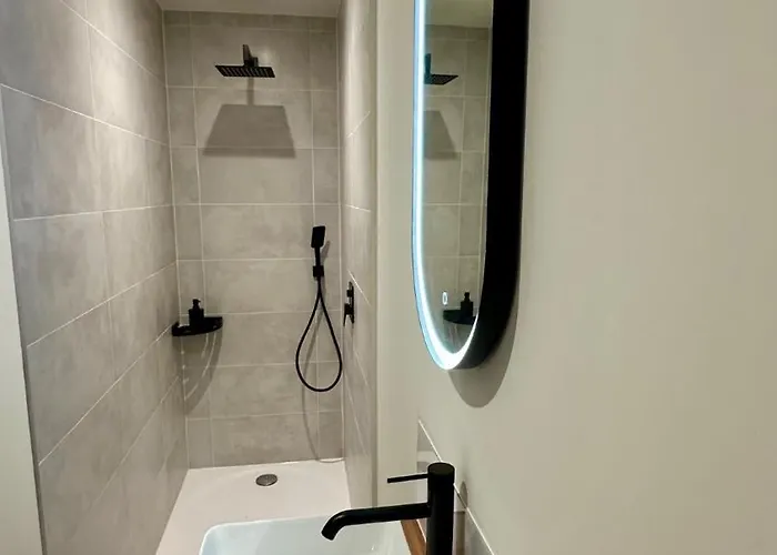 Maison Renovee -2 - Terrasse - Local Velo - Centre Holiday home *