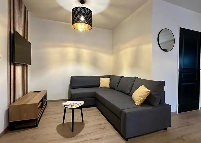 Maison Renovee -2 - Terrasse - Local Velo - Centre Holiday home